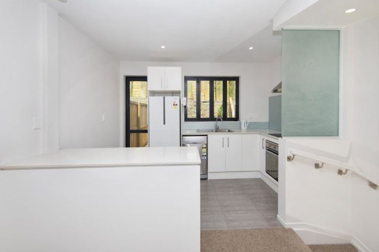 Photo of property in 26 Akeake Lane, Manurewa, Auckland, 2102