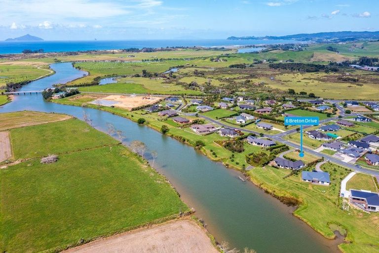 Photo of property in 6 Breton Drive, Waipu, 0510