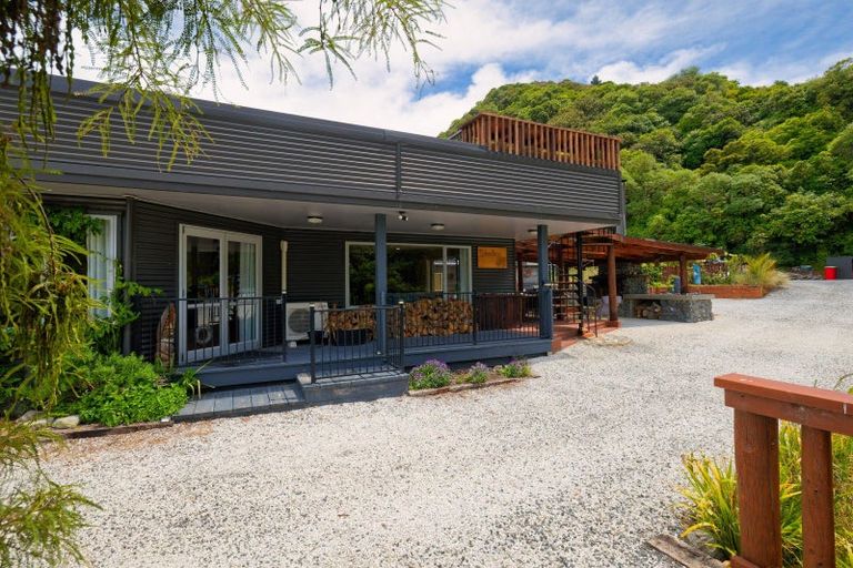 Photo of property in 2009 State Highway 1, Half Moon Bay, Kaikoura, 7371