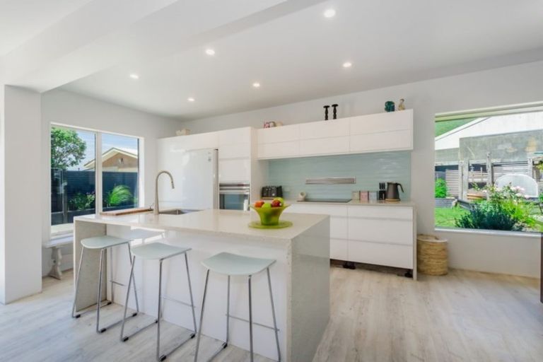 Photo of property in 7a Lesley Grove, Waikanae, 5036