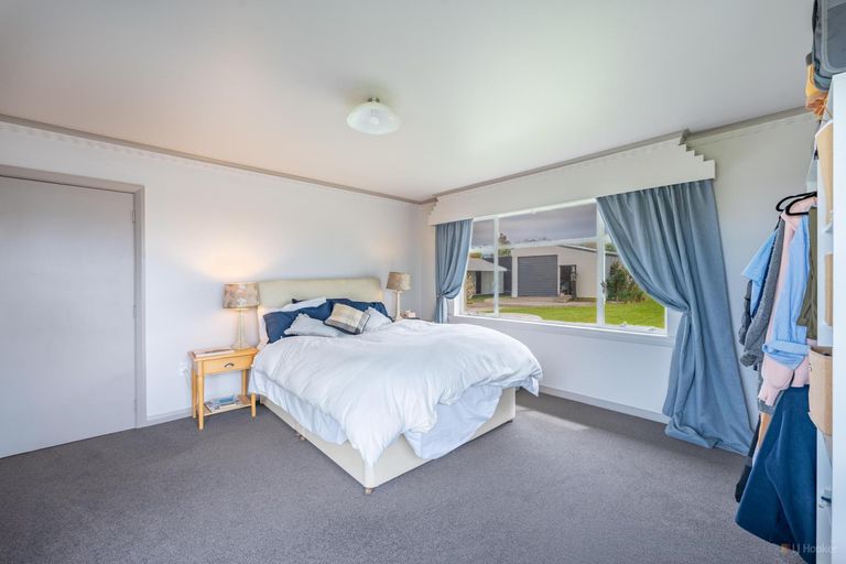 Photo of property in 30 Timaru Road, Waimate, 7924