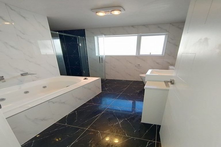 Photo of property in 75 Rosewell Crescent, Flat Bush, Auckland, 2019