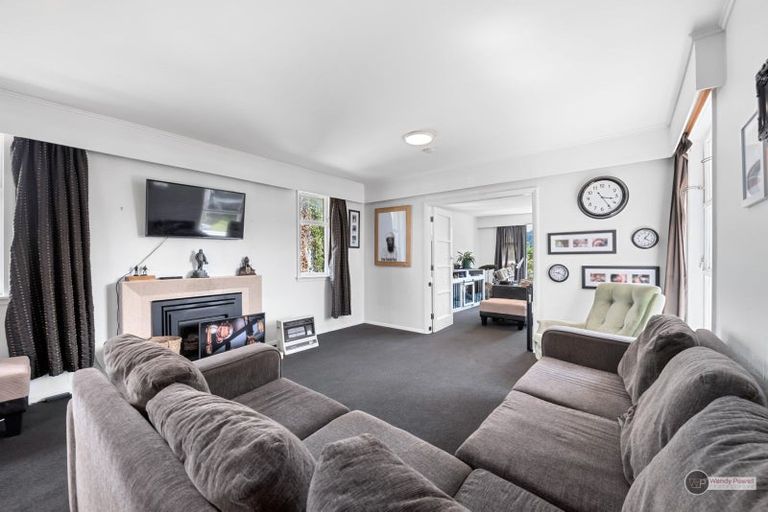 Photo of property in 41 Dowling Grove, Silverstream, Upper Hutt, 5019
