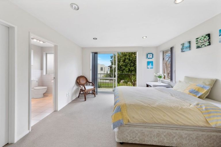 Photo of property in 25 Phar Lap Crescent, Takanini, 2112