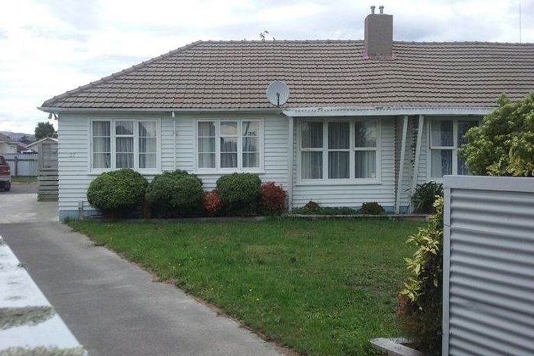 Photo of property in 26-27 Esk Street, Roslyn, Palmerston North, 4414