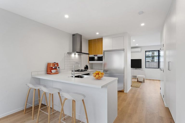 Photo of property in 13 Nuku Place, Manurewa, Auckland, 2102