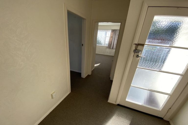 Photo of property in 1/158 Newlands Road, Newlands, Wellington, 6037