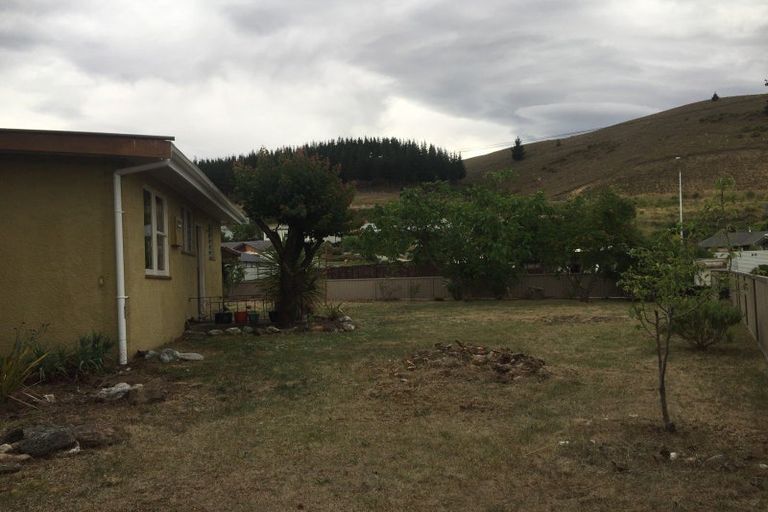 Photo of property in 24 Dunstan Street, Clyde, 9330