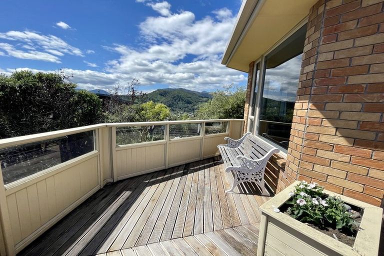 Photo of property in 4 Observatory Terrace, Britannia Heights, Nelson, 7010
