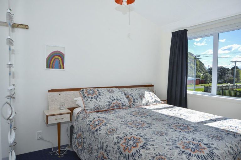 Photo of property in 73 Fortescue Street, Mahia, Nuhaka, 4198