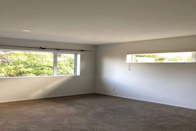 Photo of property in 19 Cheval Drive, Totara Vale, Auckland, 0629