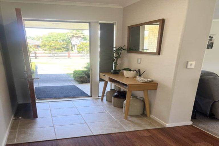 Photo of property in 42 Corinth Grove, Papamoa Beach, Papamoa, 3118