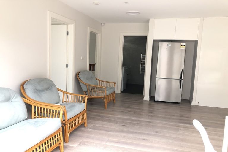 Photo of property in 9 Para Close, Fairview Heights, Auckland, 0632