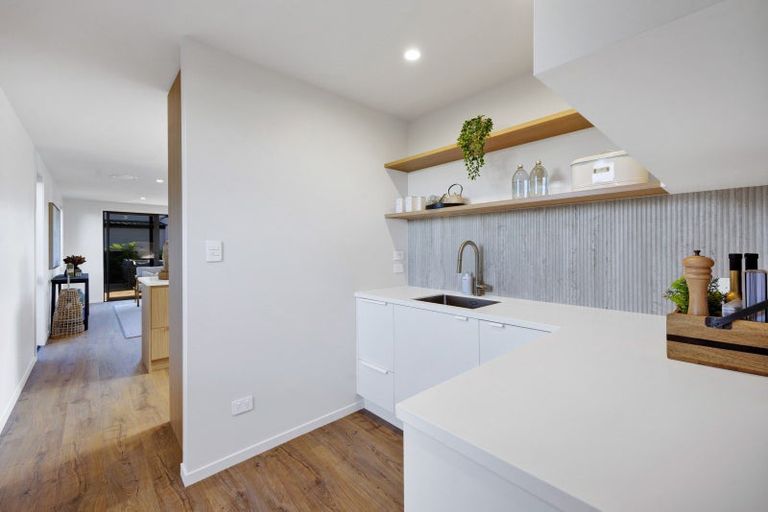 Photo of property in 10 Eliot Street, New Plymouth, 4310