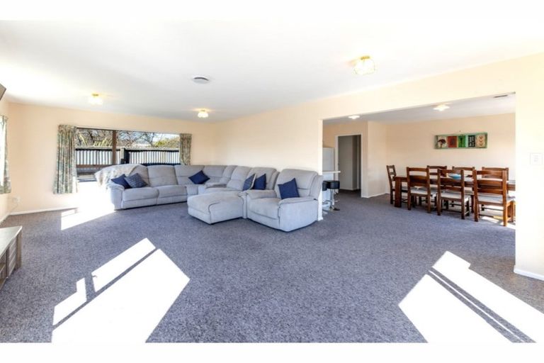 Photo of property in 166a Breezes Road, Aranui, Christchurch, 8061