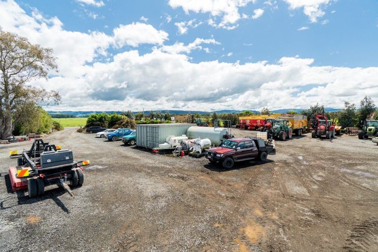 Photo of property in 185 Centre Road, Momona, Outram, 9073