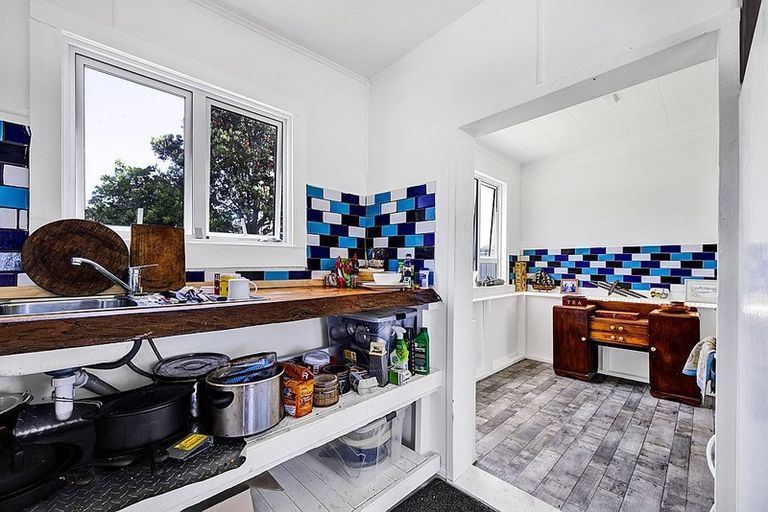 Photo of property in 10 Lincoln Street, Patea, 4520