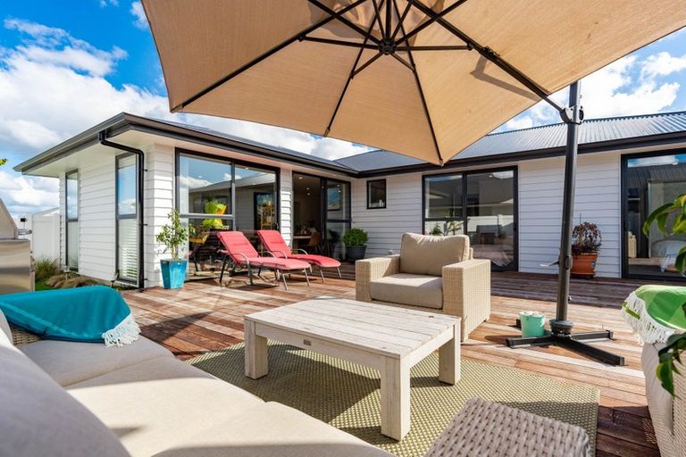 Photo of property in 62 Stace Hopper Drive, One Tree Point, 0118