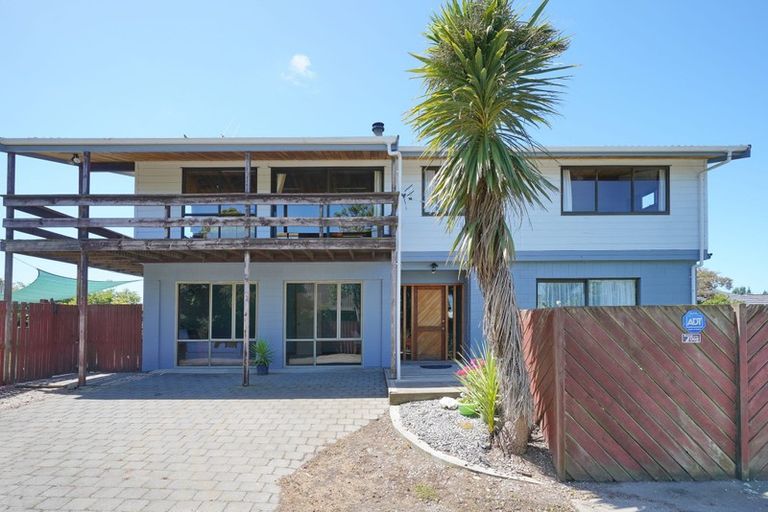 Photo of property in 8 Panckhurst Drive, Woodend, 7610