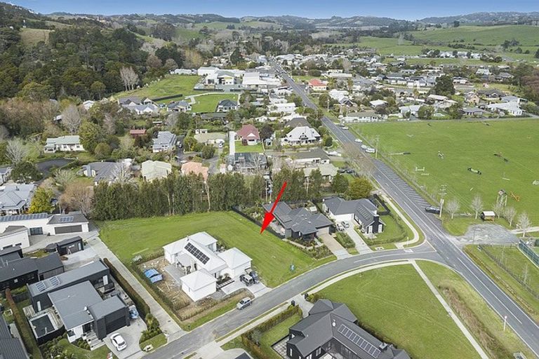 Photo of property in 6 Awanui Crescent, Matakana, 0985
