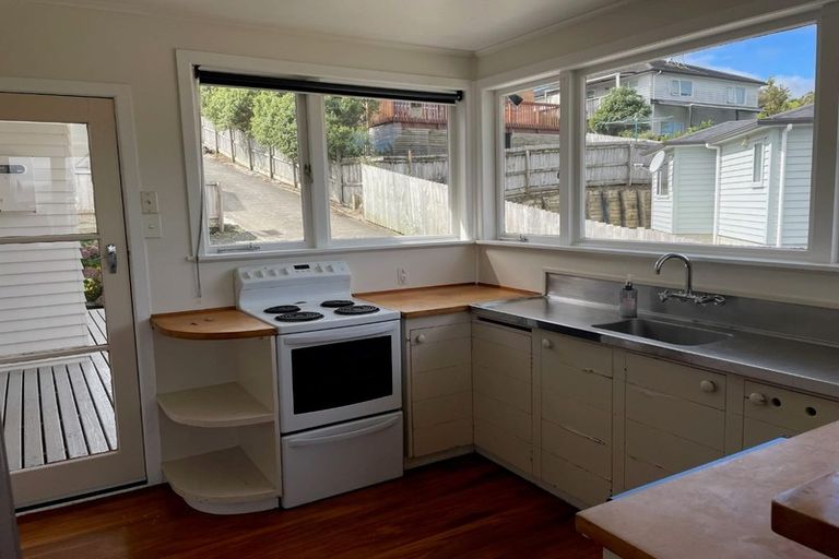 Photo of property in 11 Western View Court, Sunnyvale, Auckland, 0612