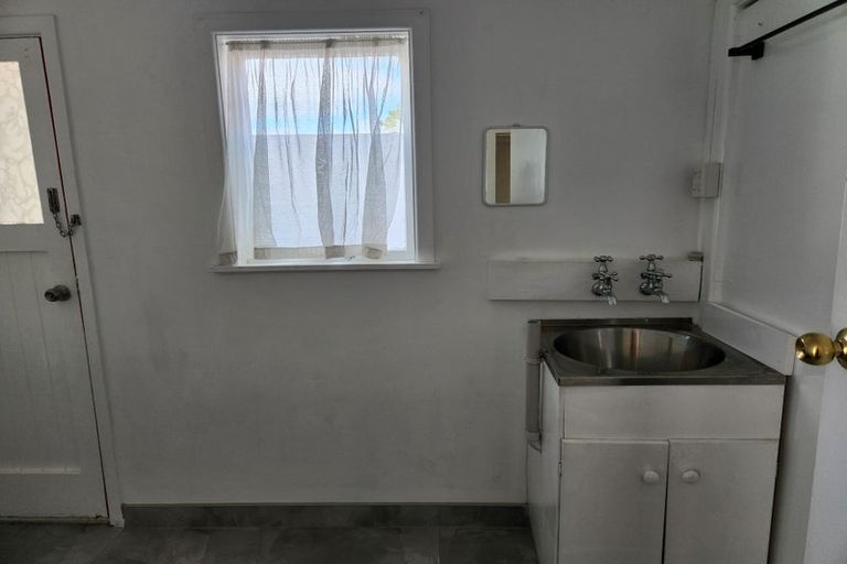 Photo of property in 32a Kirkbride Road, Mangere Bridge, Auckland, 2022