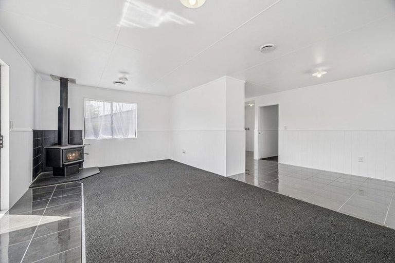 Photo of property in 14 Neil Road, Fairy Springs, Rotorua, 3015