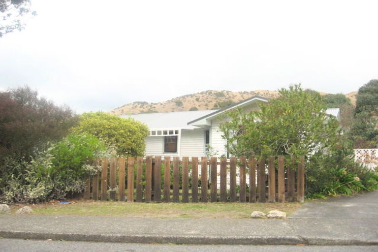 Photo of property in 4 Tarawa Street, Paekakariki, 5034