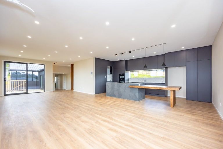 Photo of property in 30 Awanui Road, Red Beach, 0932