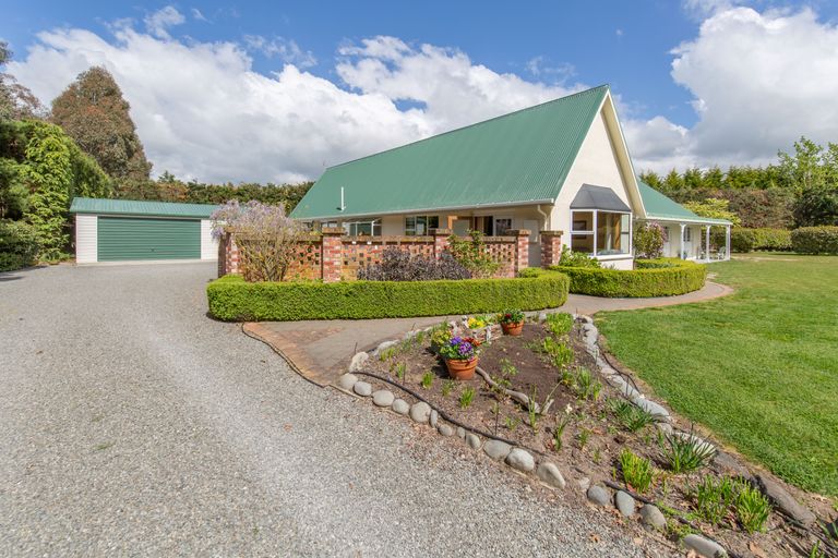 Photo of property in 12 Manna Place, West Melton, Christchurch, 7675