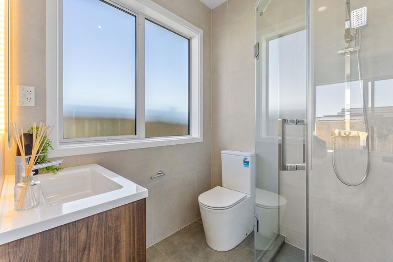 Photo of property in 1 Koiora Road, Clarks Beach, 2122