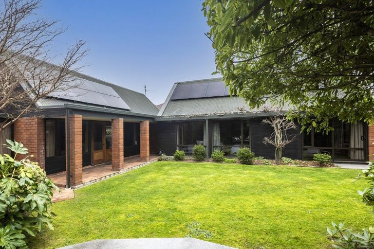 Photo of property in 9 Frith Place, Burnside, Christchurch, 8053