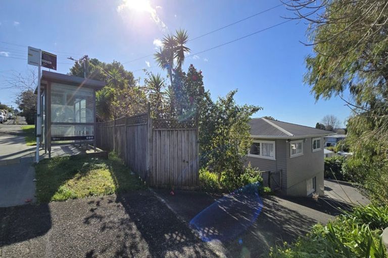 Photo of property in 88 Chivalry Road, Glenfield, Auckland, 0629