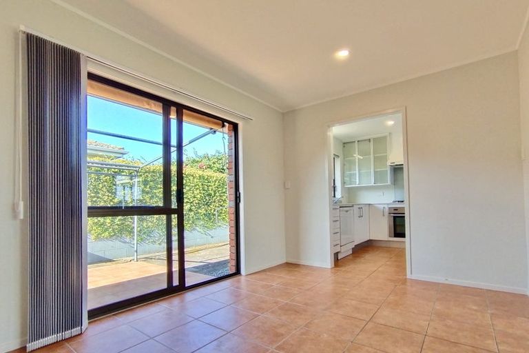 Photo of property in 2/11 Taharoto Road, Takapuna, Auckland, 0622