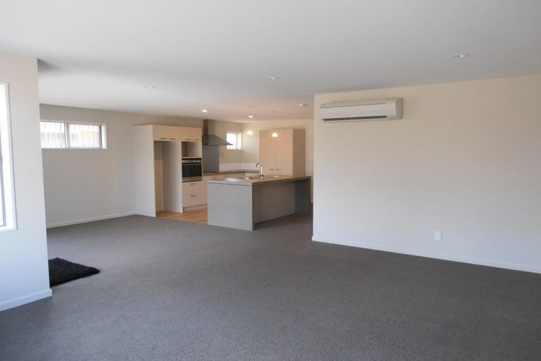 Photo of property in 8 Bowmore Lane, Broomfield, Christchurch, 8042