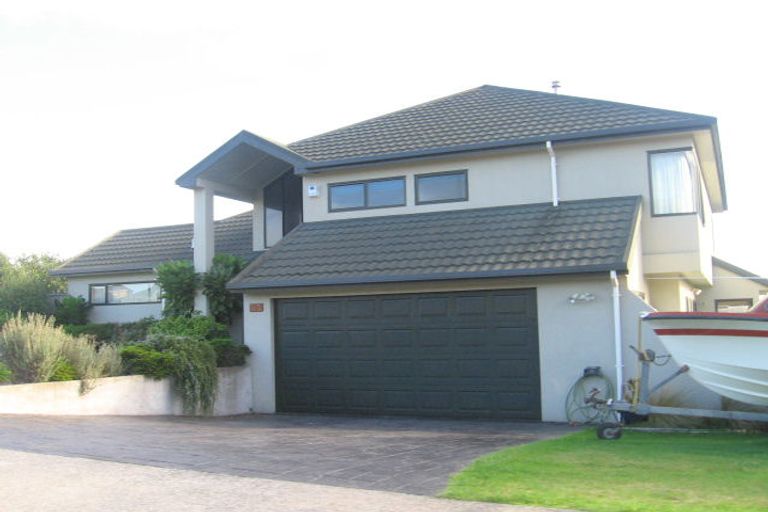 Photo of property in 47 Halladale Road, Papakowhai, Porirua, 5024