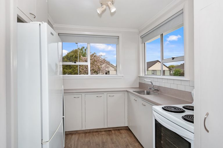 Photo of property in 15 Hillary Crescent, Upper Riccarton, Christchurch, 8041
