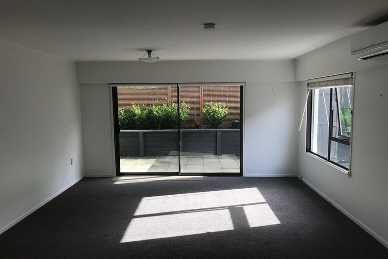 Photo of property in 3/59 Norwood Road, Bayswater, Auckland, 0622