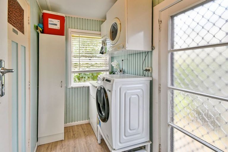 Photo of property in 131 Sykes Road, Weymouth, Auckland, 2103