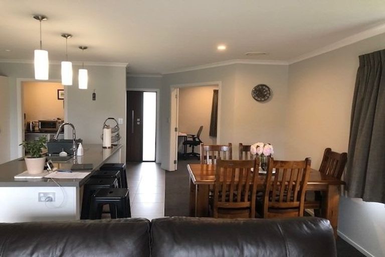 Photo of property in 10 Teatree Close, Huntington, Hamilton, 3210