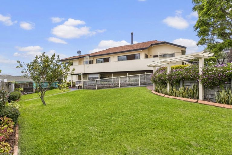Photo of property in 17 Charlotte Street, Stanmore Bay, Whangaparaoa, 0932