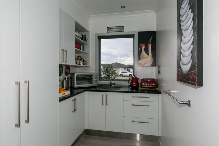 Photo of property in 8 Ohau Place, Poraiti, Napier, 4112