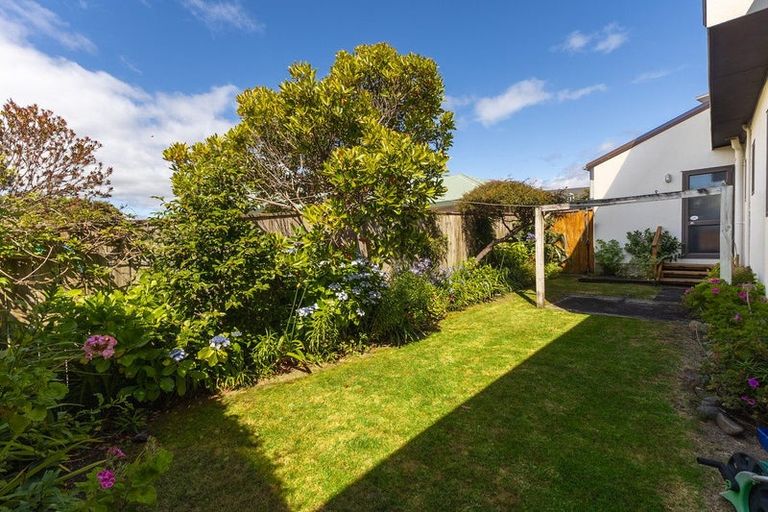 Photo of property in 175 Weggery Drive, Waikanae Beach, Waikanae, 5036