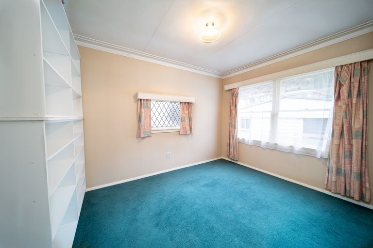 Photo of property in 10 Kelso Street, Roxburgh, 9500