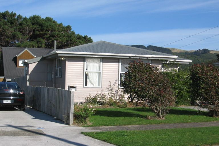 Photo of property in 41 Whanga Crescent, Titahi Bay, Porirua, 5022