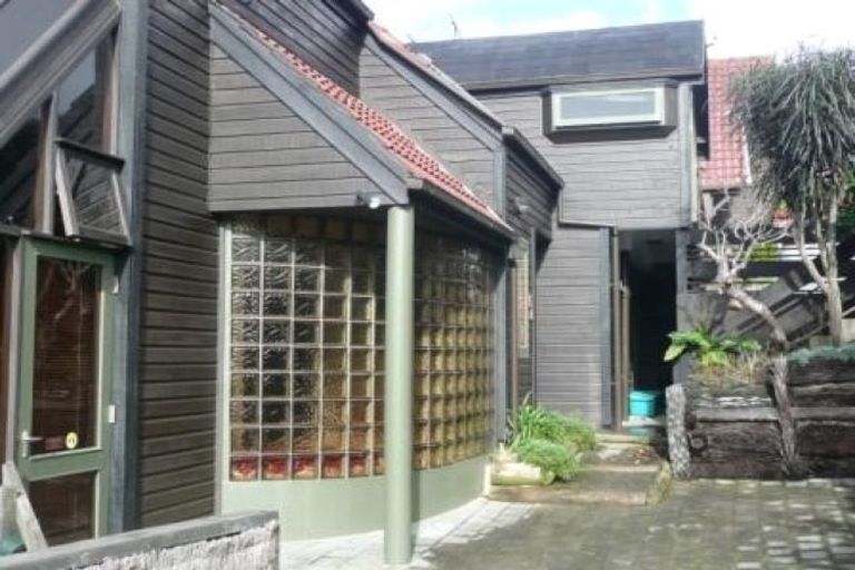 Photo of property in 6a Woodford Way, Crofton Downs, Wellington, 6035