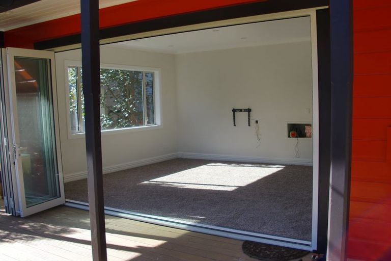 Photo of property in 26 Rangiora Avenue, Kaiwharawhara, Wellington, 6035