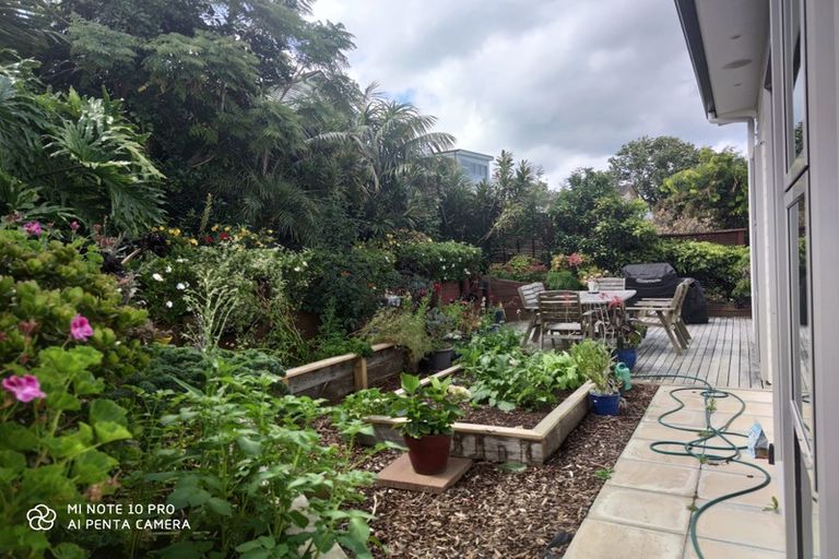 Photo of property in 91a Hebron Road, Waiake, Auckland, 0630