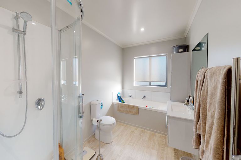 Photo of property in 236b Dominion Road, Red Hill, Papakura, 2110