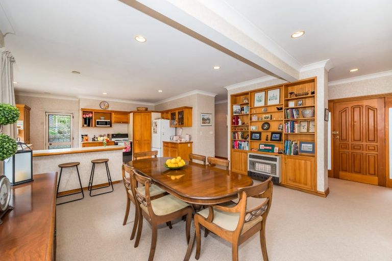 Photo of property in 1 Greenaway Road, Waikanae, 5036